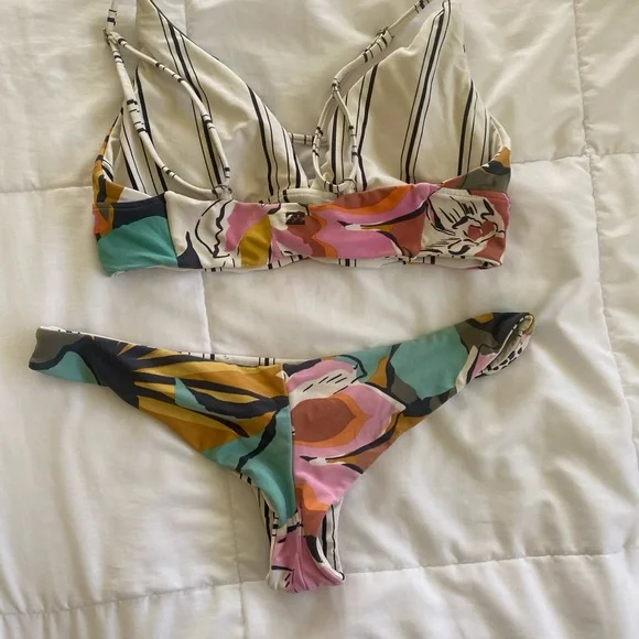 Billabong Reversible Bikini Set Medium - Picture 2 of 3